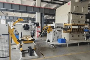 Standard Servo Decoiler Straightener Feeder Machine Three-in-One